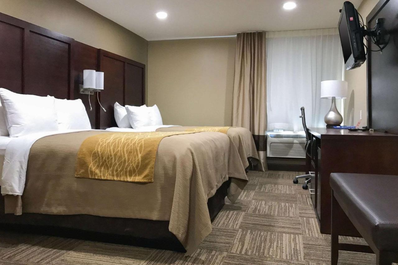 Giles Hotel Inn And Suites Pulaski ภายนอก รูปภาพ