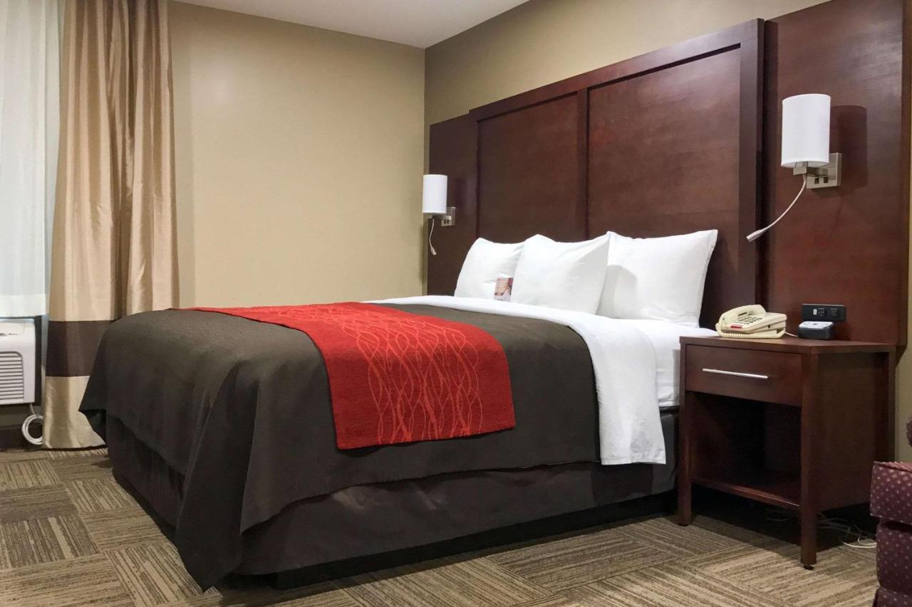 Giles Hotel Inn And Suites Pulaski ภายนอก รูปภาพ