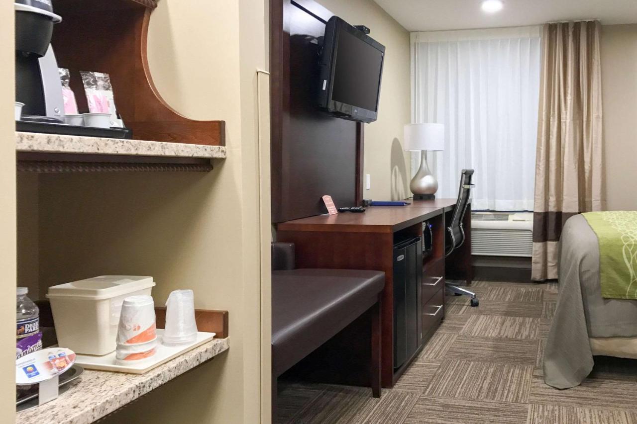 Giles Hotel Inn And Suites Pulaski ภายนอก รูปภาพ