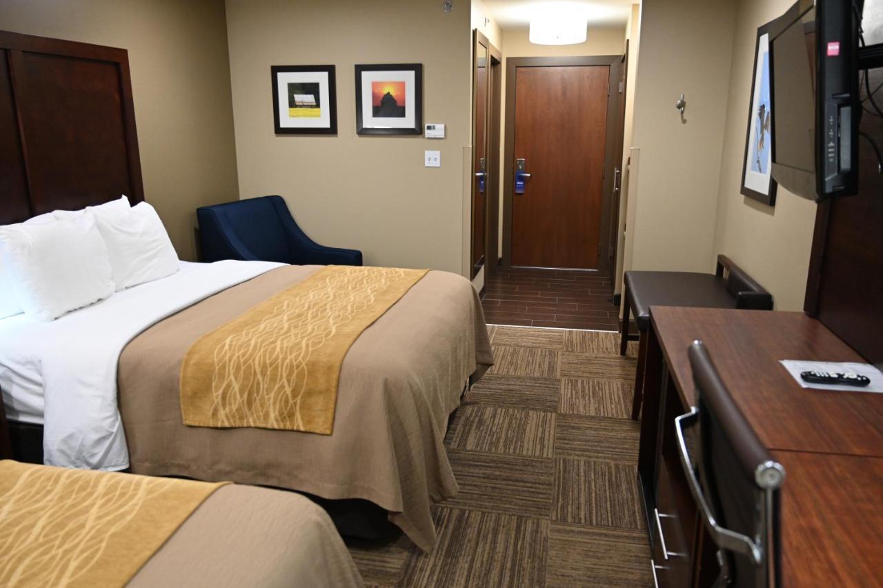 Giles Hotel Inn And Suites Pulaski ภายนอก รูปภาพ