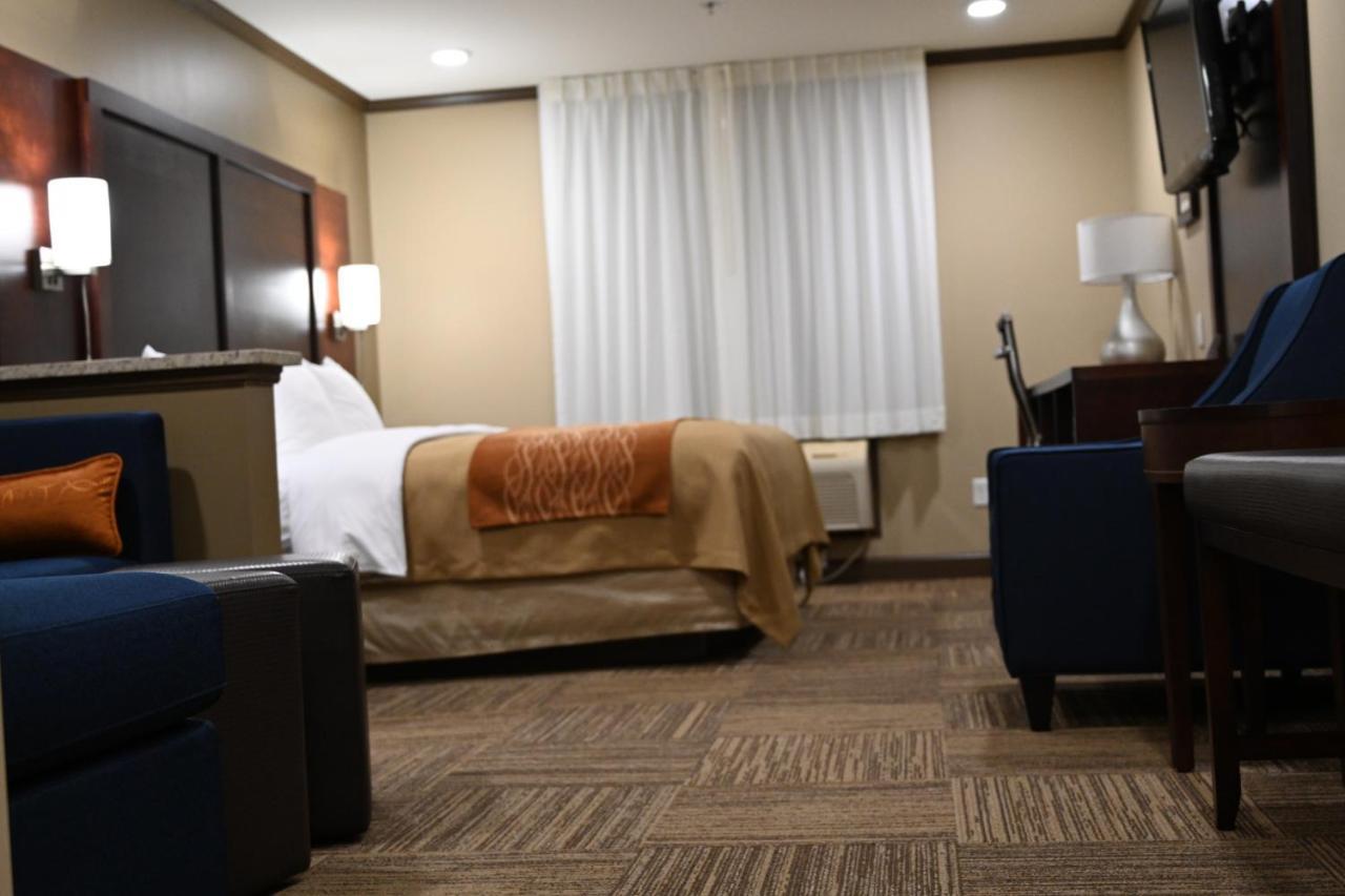 Giles Hotel Inn And Suites Pulaski ภายนอก รูปภาพ