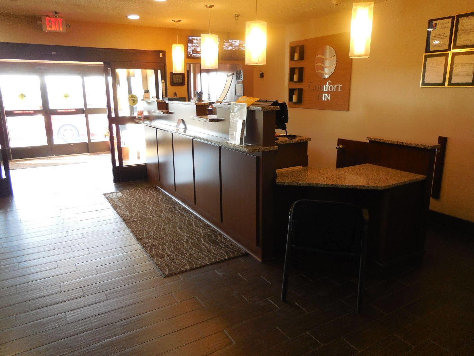 Giles Hotel Inn And Suites Pulaski ภายนอก รูปภาพ